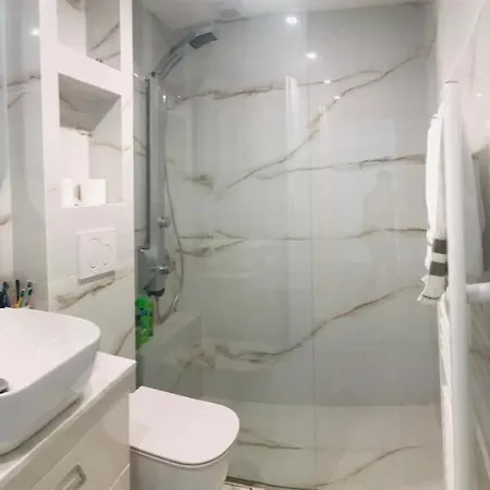Apartment 轻奢庭院豪华海景套房